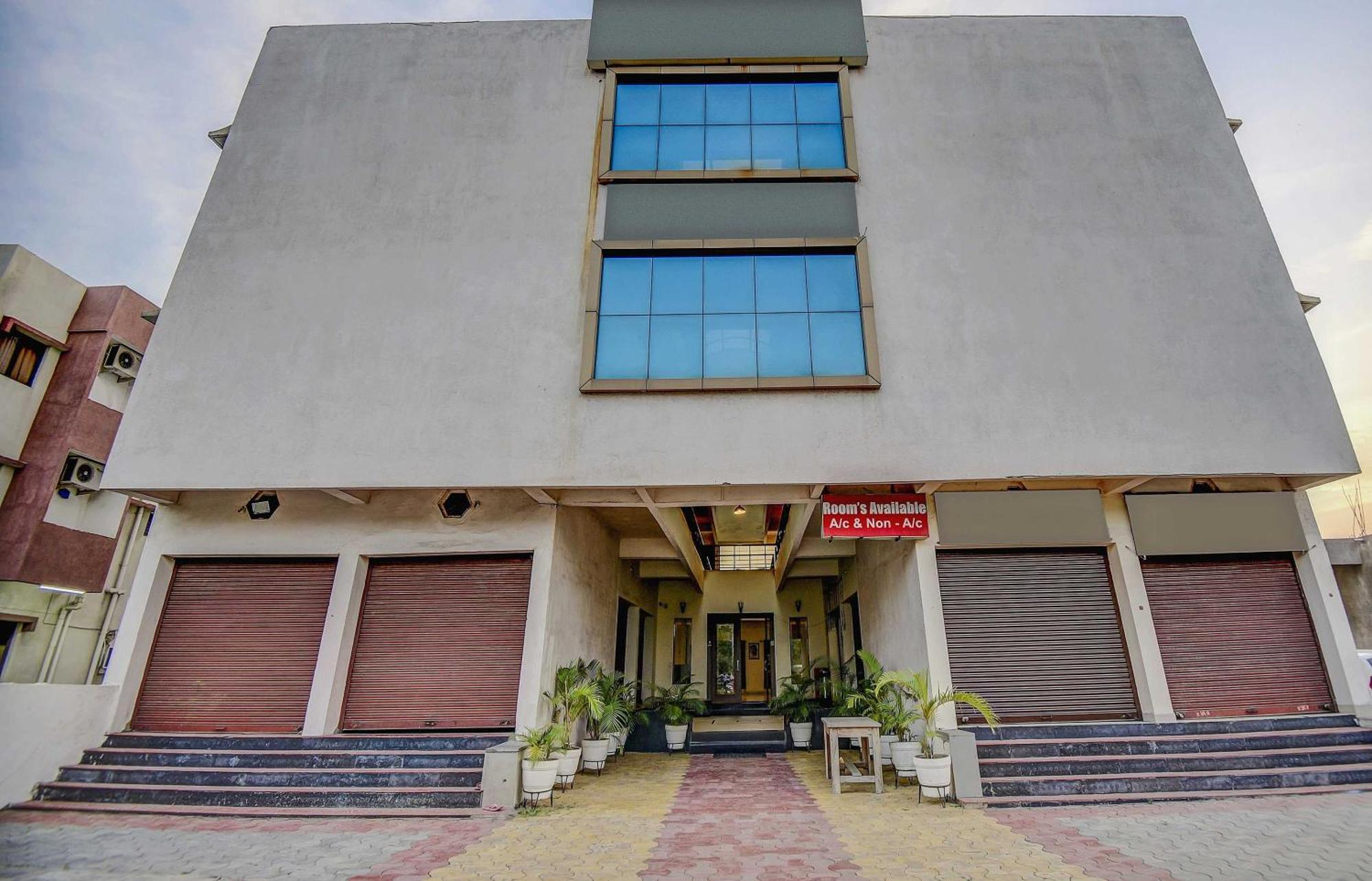 Hotel O Plus Corporate One Khapa  Dış mekan fotoğraf