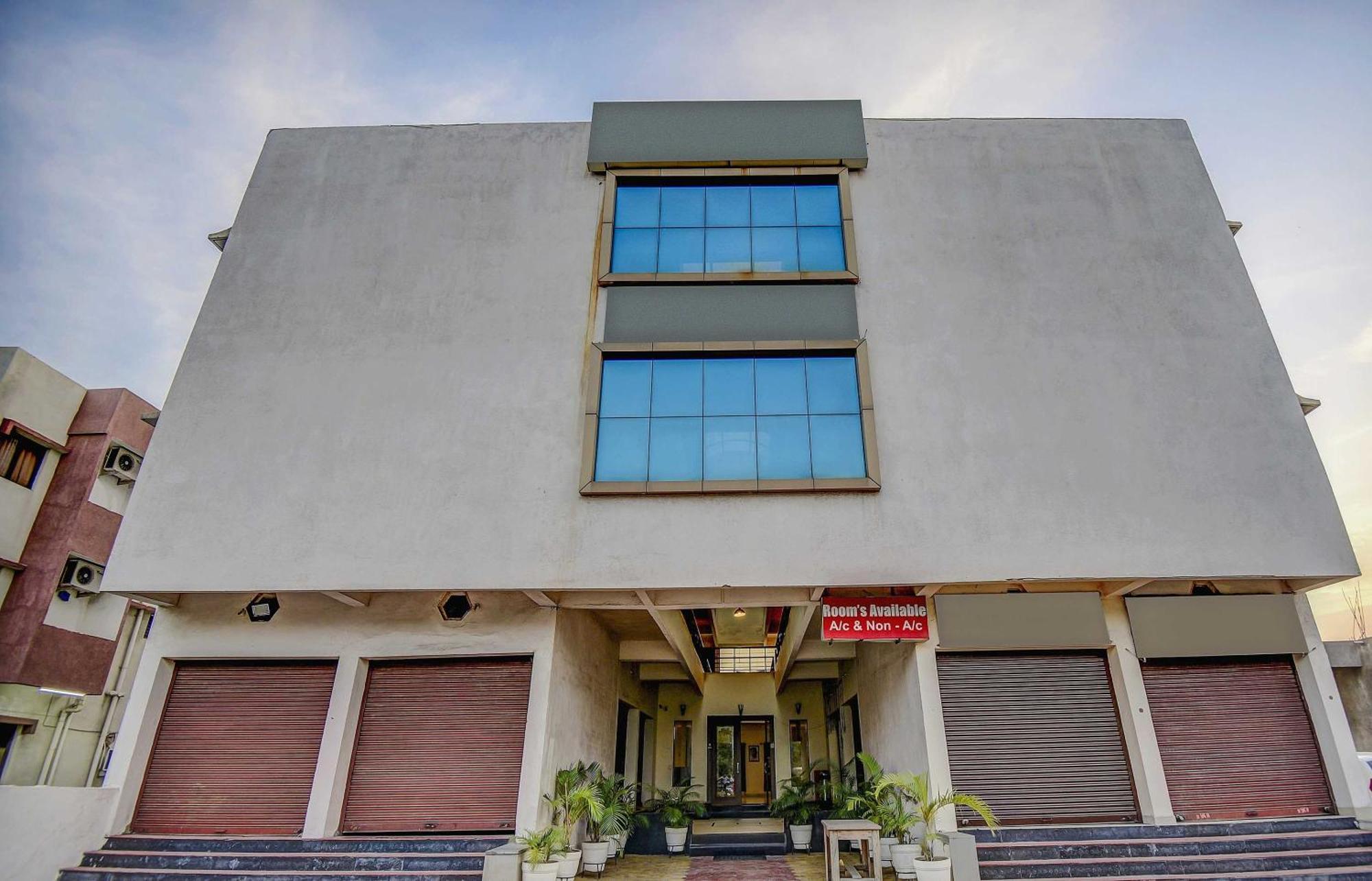Hotel O Plus Corporate One Khapa  Dış mekan fotoğraf